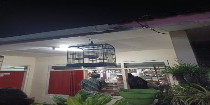 foto depan toko pak heri
