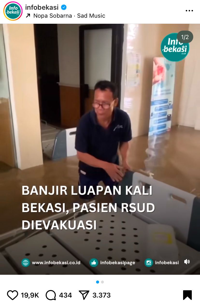 RSUD Bekasi direndam banjir hingga pasien harus di evakuasi. (@infobekasi)