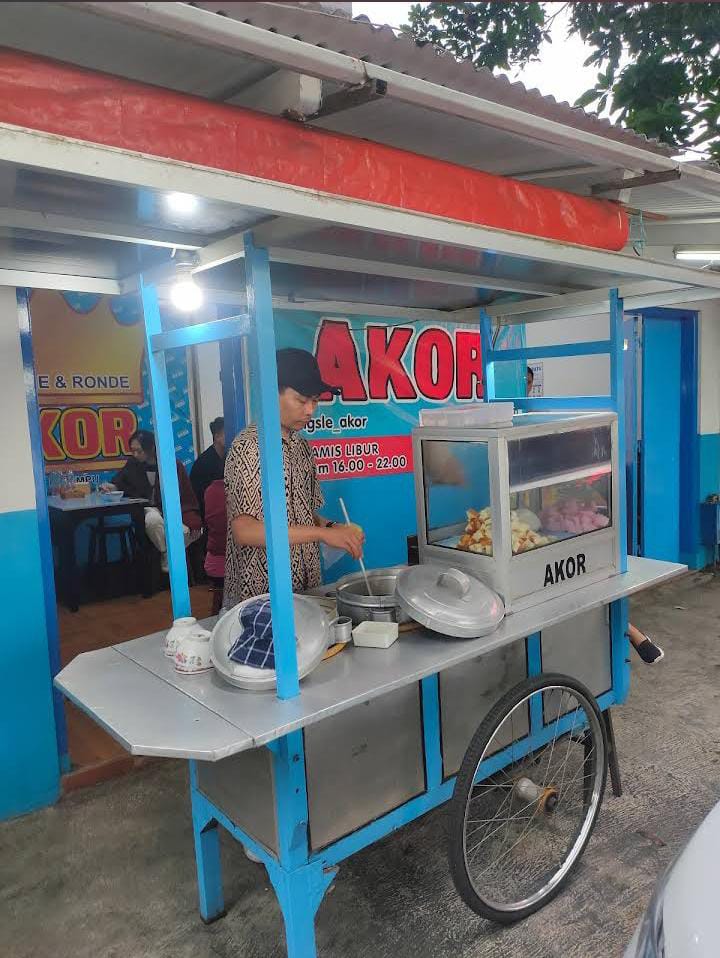 Tempat Angsle & Ronde Akor tampak depan. (Bro Yonathan Channel)