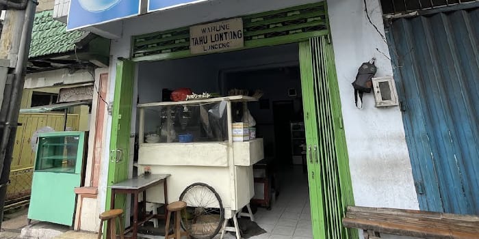 Foto depan tahu lontong lonceng (Foto: Wishnu Pratama)