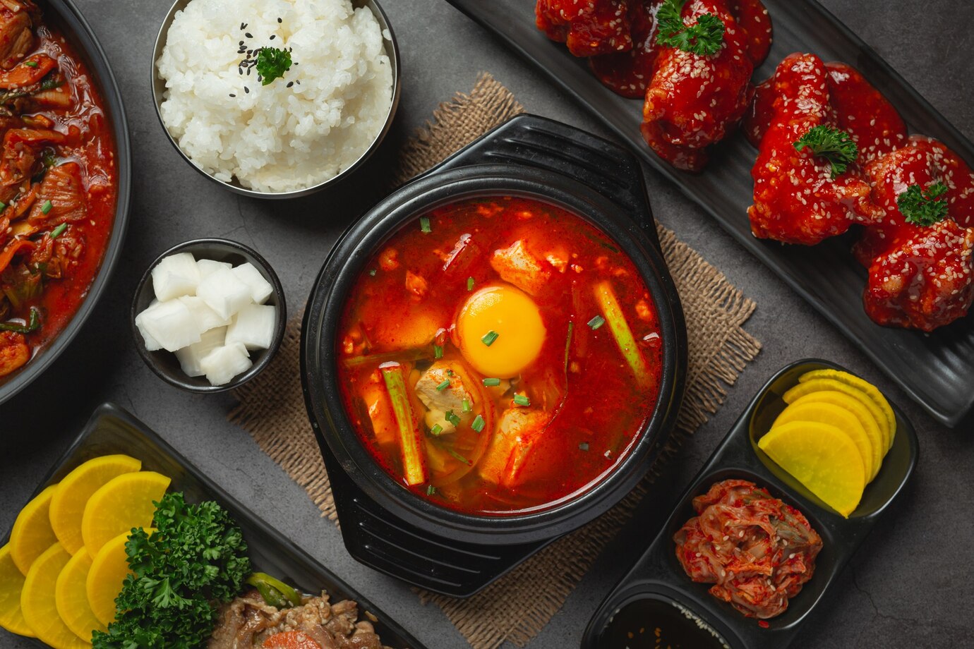 Ilustrasi Makanan Korea (Freepik/Jcomp)