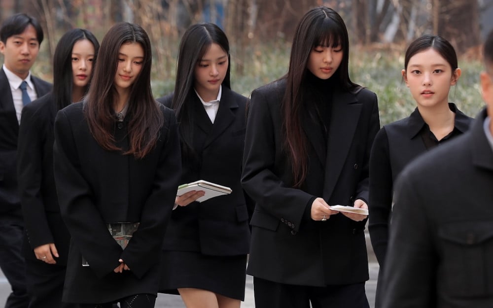 NJZ di Sidang Pertama dengan Ador (Allkpop)