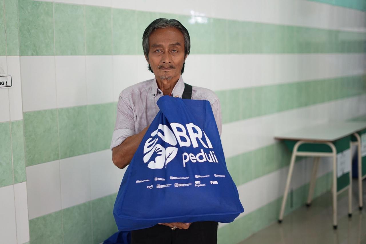 Penerima bantuan BRI Peduli. (PT BANK RAKYAT INDONESIA (Persero) Tbk)