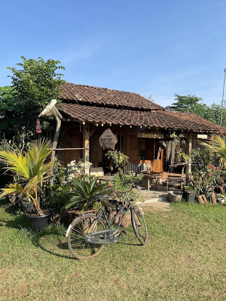 Suasana pedesaan yang cocok untuk Bukber bersama keluarga (Lataran Sendayu).