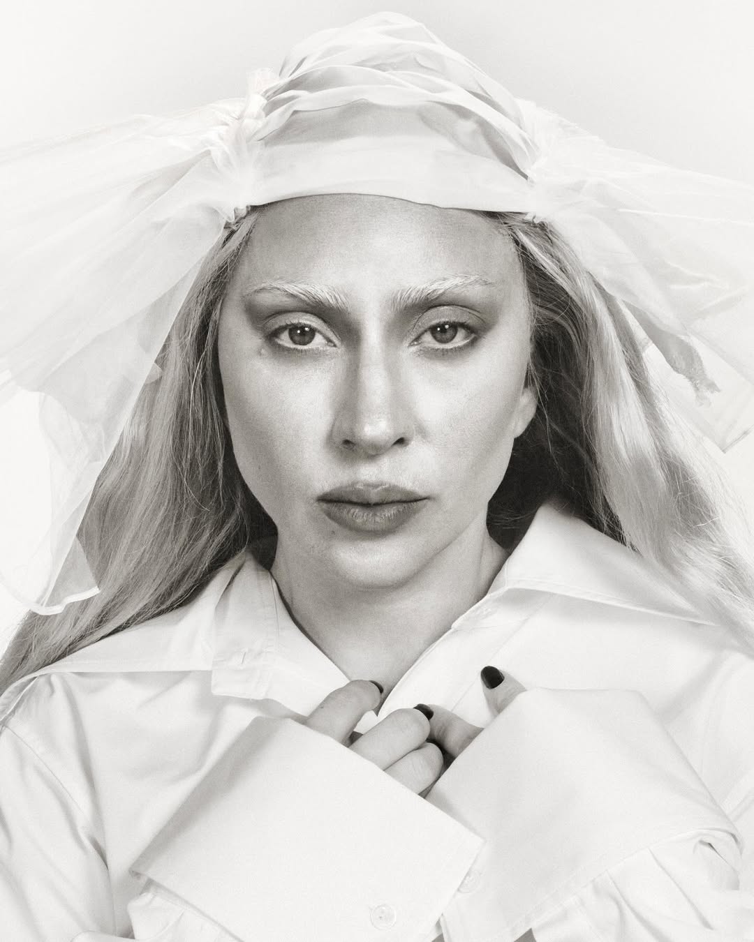 Lady Gaga gelar konser yang bertajuk "MAYHEM" (ladygaga).