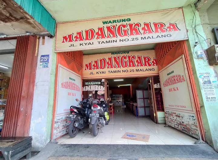 Warung Madangkara tampak depan. (hariesdesign)