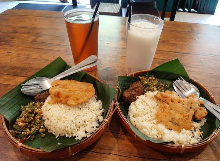 Lezatnya menu Nasi Cumi dari Warung Mekar Jaya. (Verocha Lia)