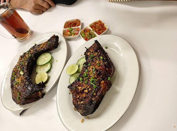 Lezatnya menu Rahang Tuna Asap di Bersama Jaya: Spesialis Rahang Tuna.