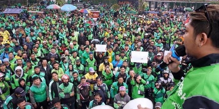 Demo aliansi ojek online dan kurir (Tribunnews.com)