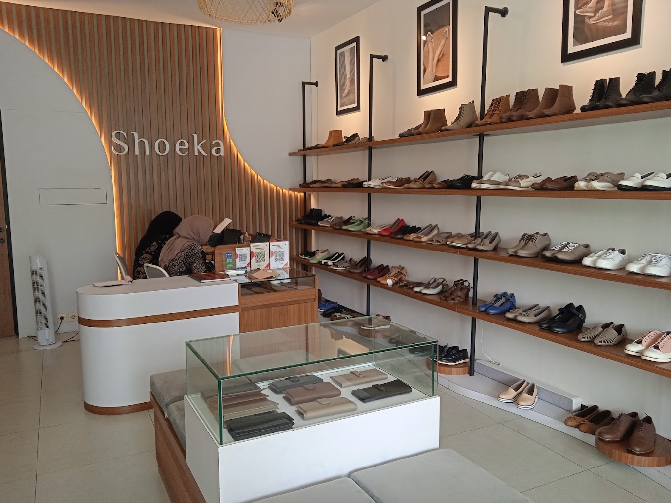 Shoeka (Ave Victorika)
