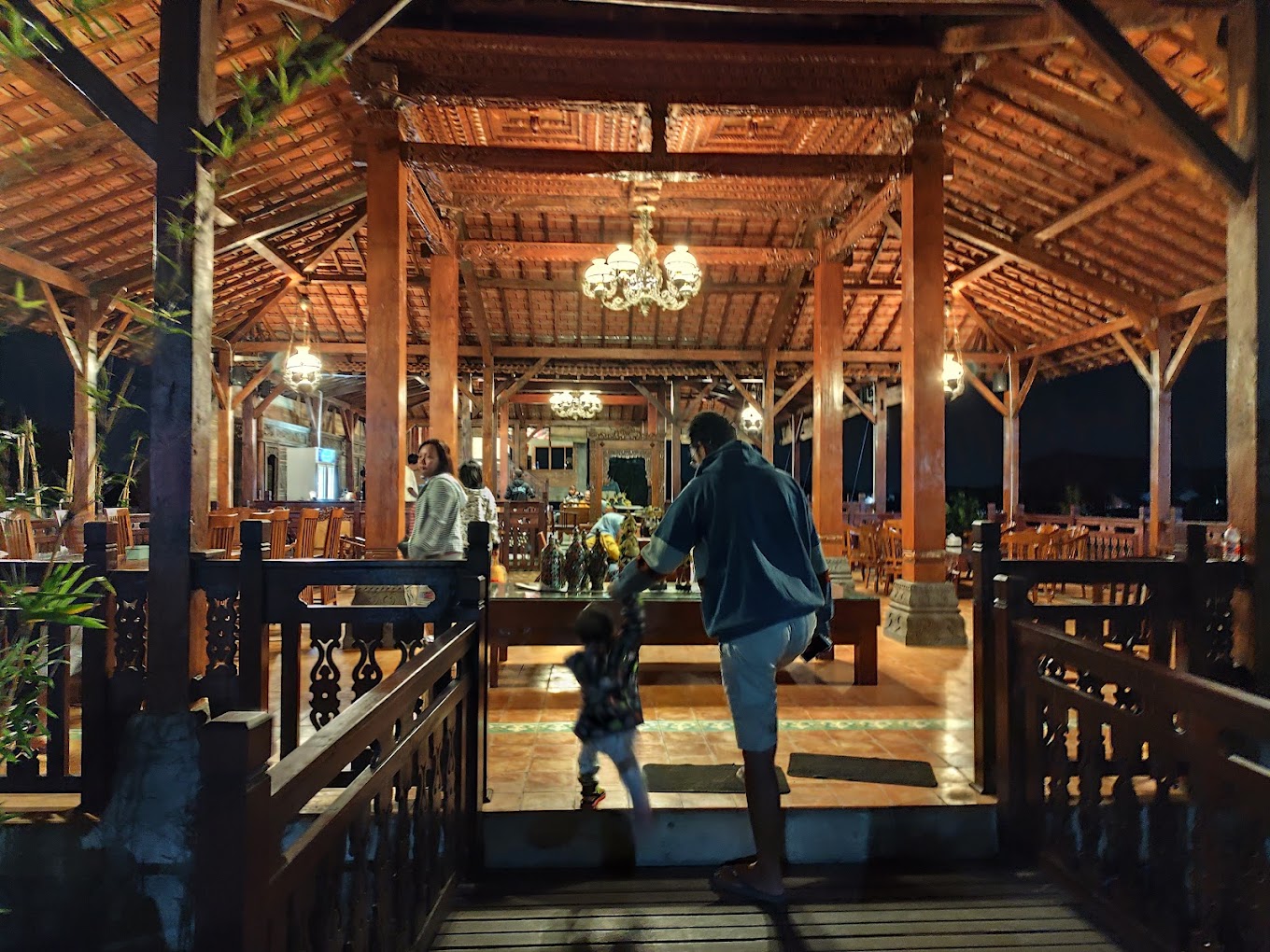 Nuansa Joglo menjadi favorit warga Lawang dan sekitarnya (Yedida Adi).
