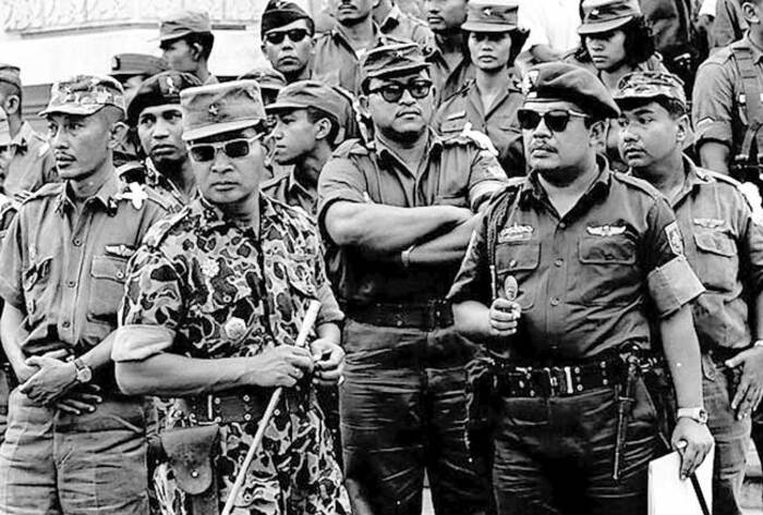 Dwifungsi ABRI pada masa orde baru. (Asumsi.co)