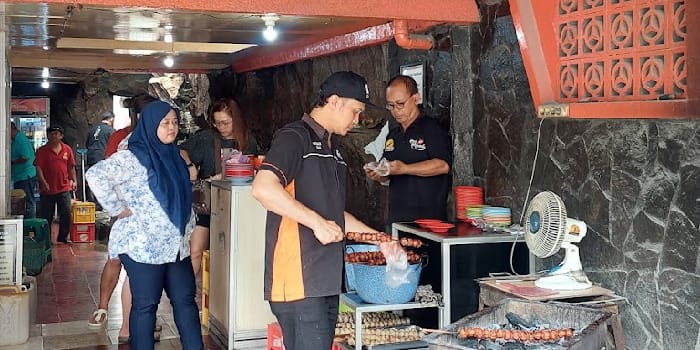 Foto tempat bakso bakar trowulan (By: Aprilia Widia Andini