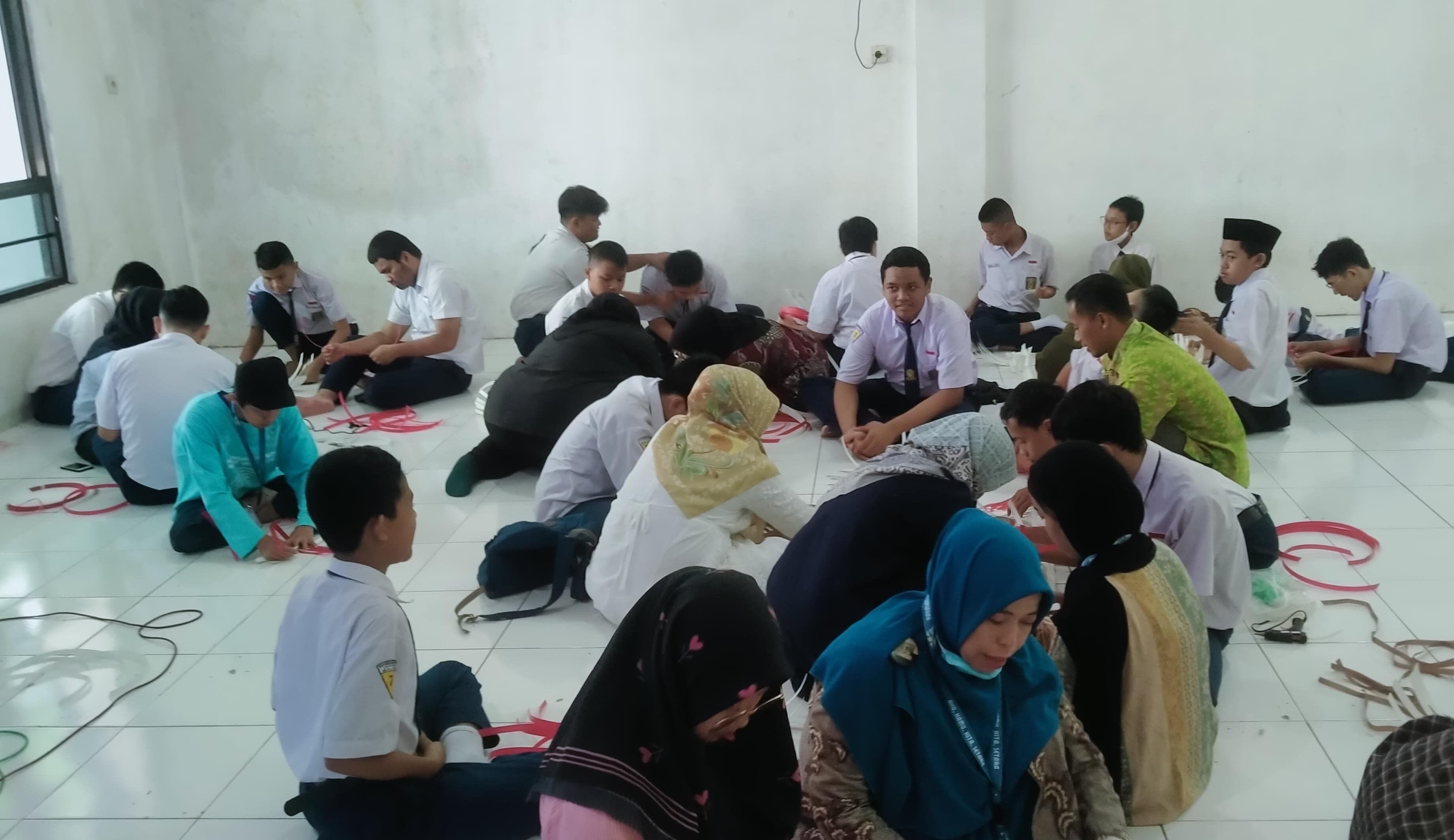 BERI BEKAL KETERAMPILAN. Gandeng Waroeng Inklusi, SMP Muhammadiyah 2 Malang bekali siswa&nbsp;disabilitas.