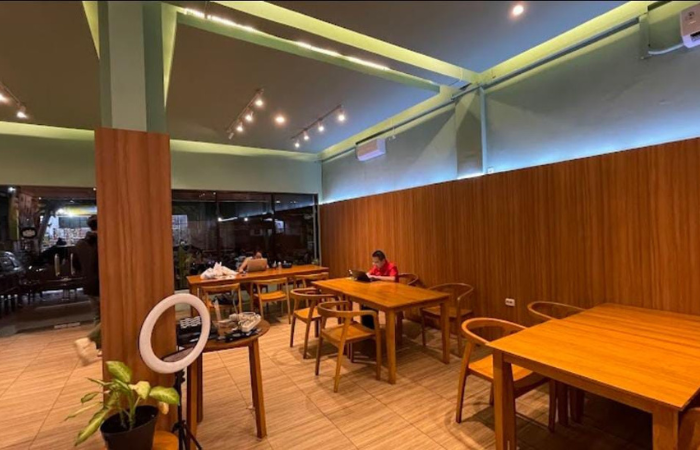 Suasana kafe Vionata di Sawojajar (Google Maps/Dhanial Multazam)