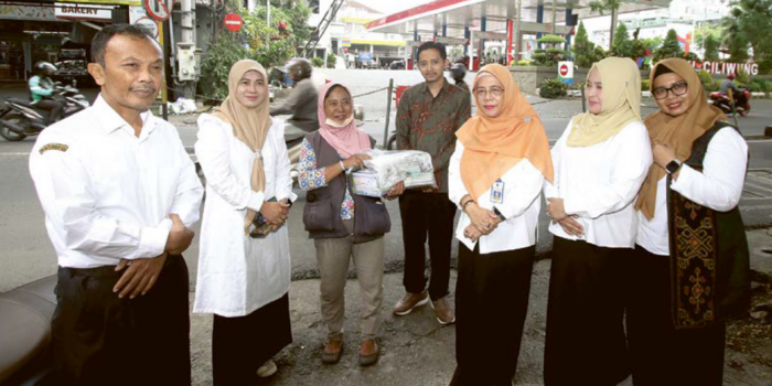 KOMPAK: Foto kebersamaan Kepala Cabdindik wilayah Kabupaten Malang Dr Dra Ema Sumiarti MSi dengan pengurus MKKS SMA Negeri dan Swasta, serta MKKS SMK Negeri di Kabupaten Malang.