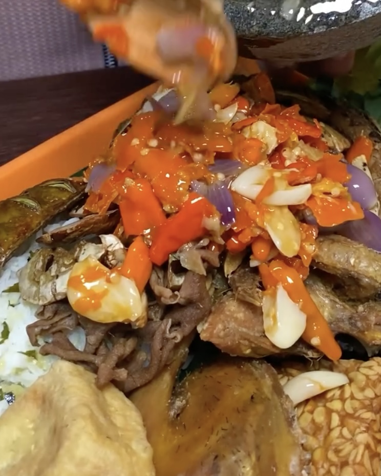 Sambel Tosin pedesnya nagih (mbakbulekulineran).