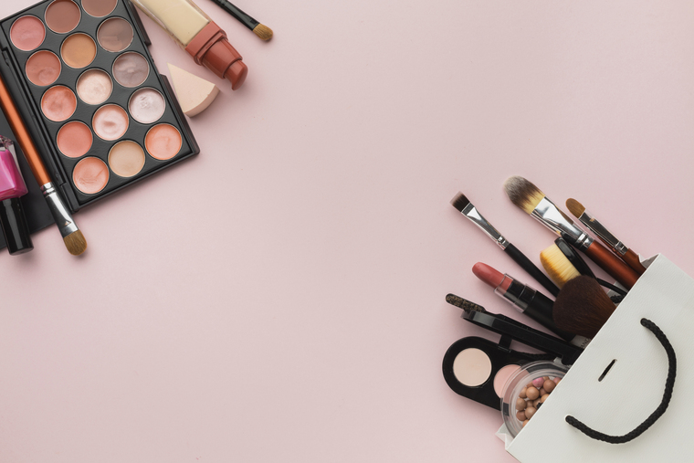 Ilustrasi Make Up (Freepik.com)