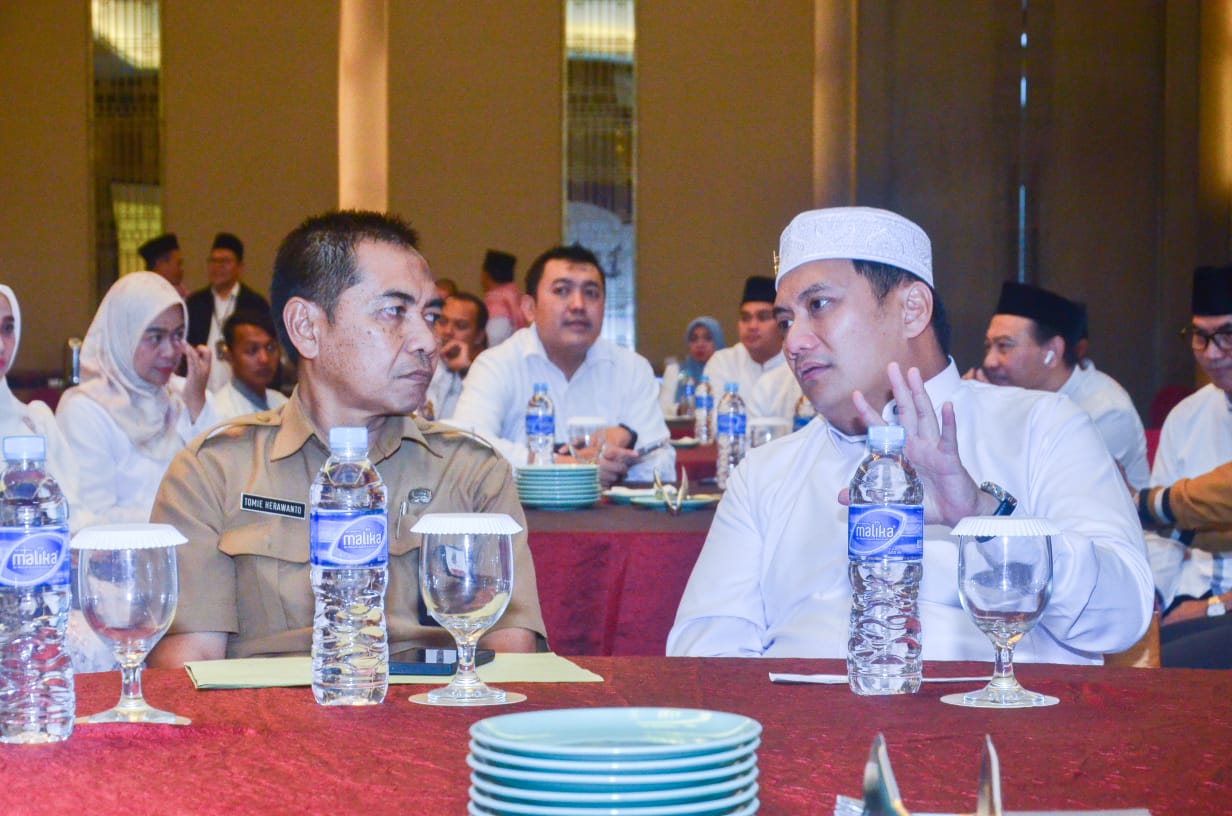 SINERGI: Dony Ganatha Ketua APERSI Korwil Malang bersama Tomie Herawanto Kepala Bappeda Kabupaten Malang.