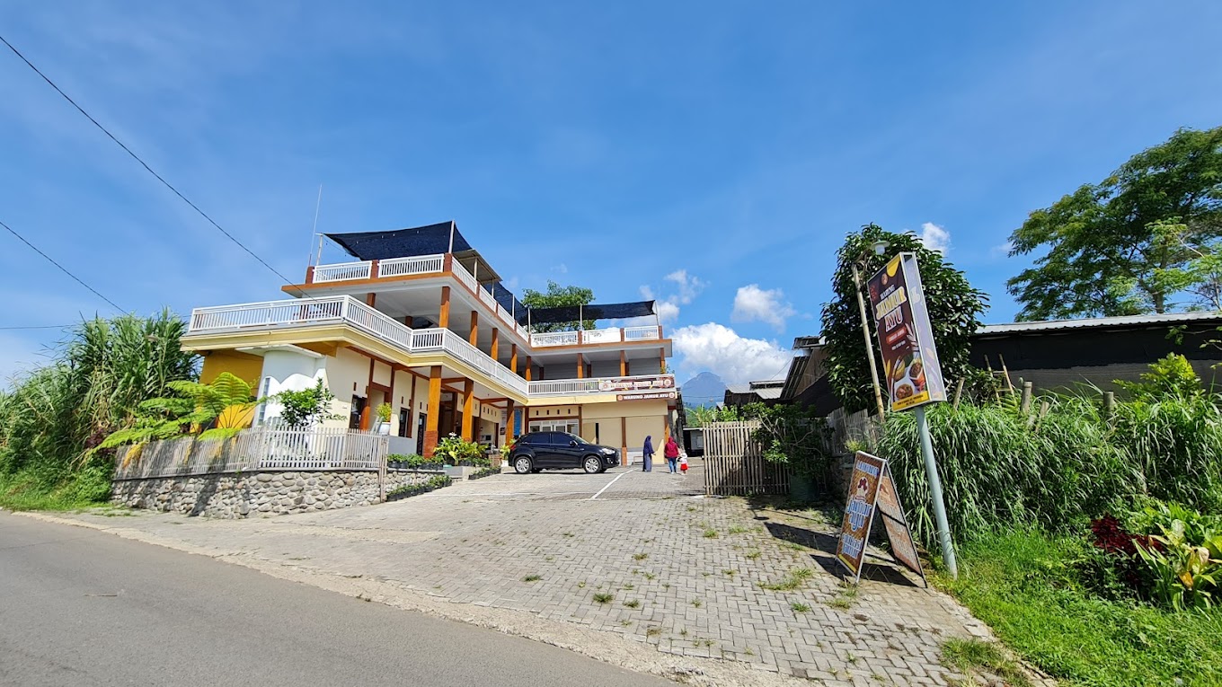 Kafe Jamurayu menawarkan konsep unik dengan menyajikan berbagai hidangan berbahan dasar jamur (Wahyudi Kurniawan).