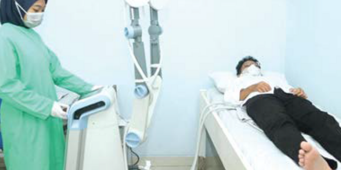 PULIH OPTIMAL: Layanan Rehabilitasi Medik RS Prasetya Husada dilengkapi dengan berbagai alat medis modern untuk hasil terbaik.