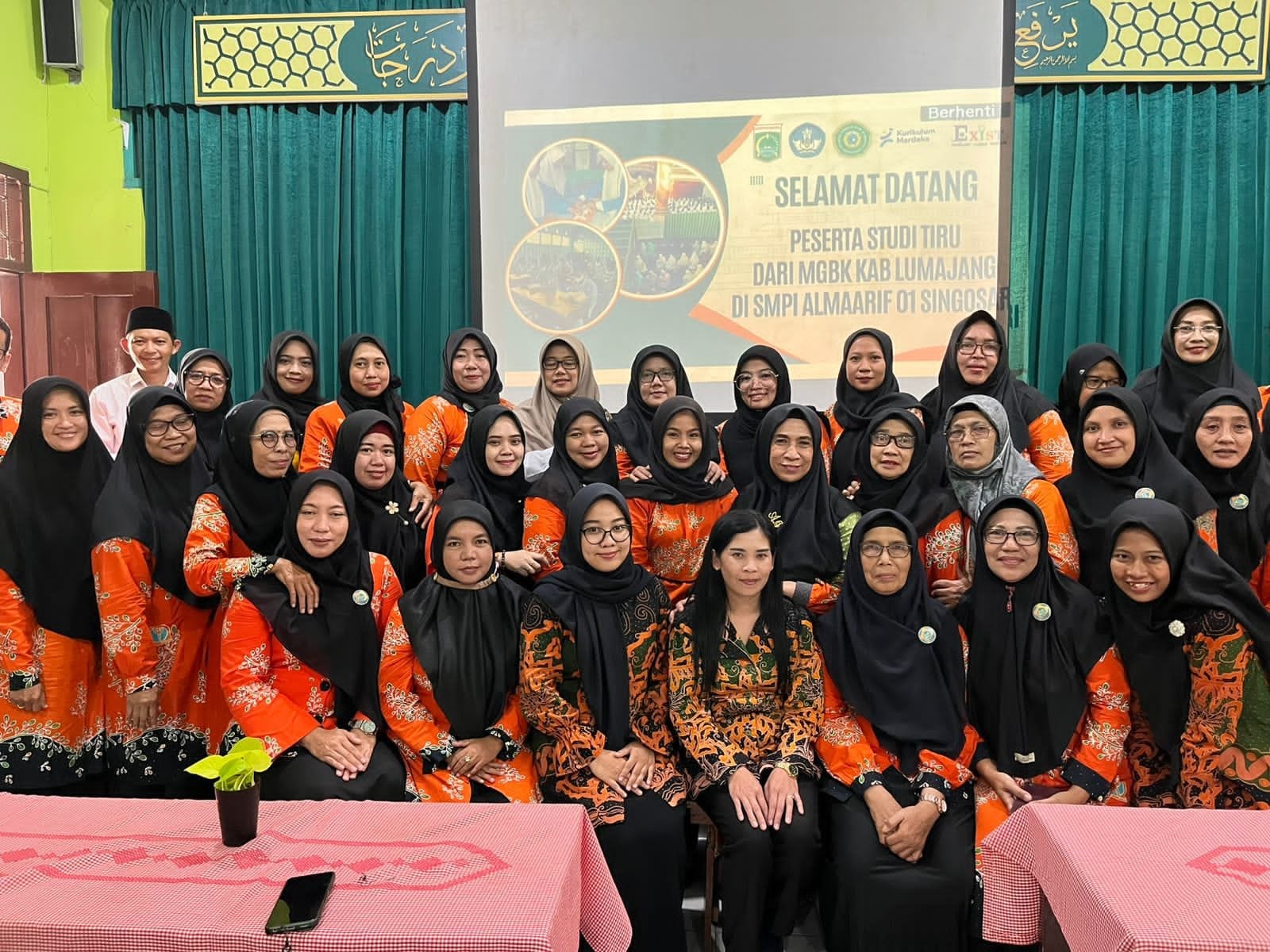 BERBAGI ILMU. MGBK Kabupaten Lumajang saat kunjungan Studi Tiru di SMP Islam Almaarif 01 Singosari.