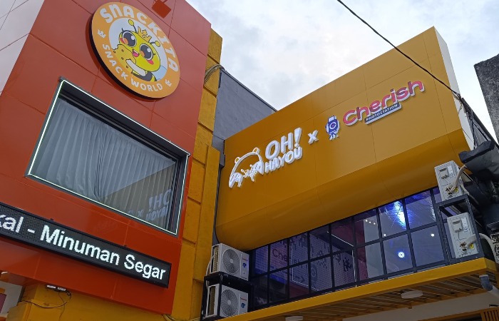 Tampak depan kafe kolaborasi Oh! Hayou x cherish Photostation (Pratiwi Annisa/Radar Malang)