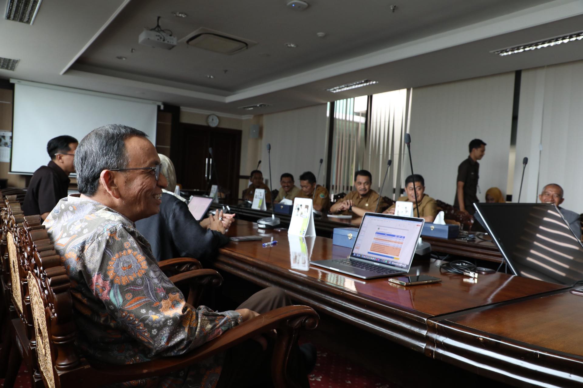 SILATURAHMI: Suasana pertemuan di Ruang Rapat Graha Rektorat UM.