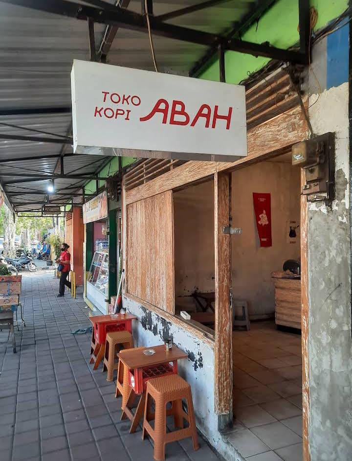 Toko Kopi Abah cabang Jalan Cokroaminoto tampak depan. (E.A.P.)