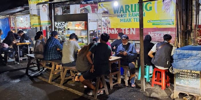 Foto Warung Rawon Mbak Ten (By: Ach. Arif Azizi)