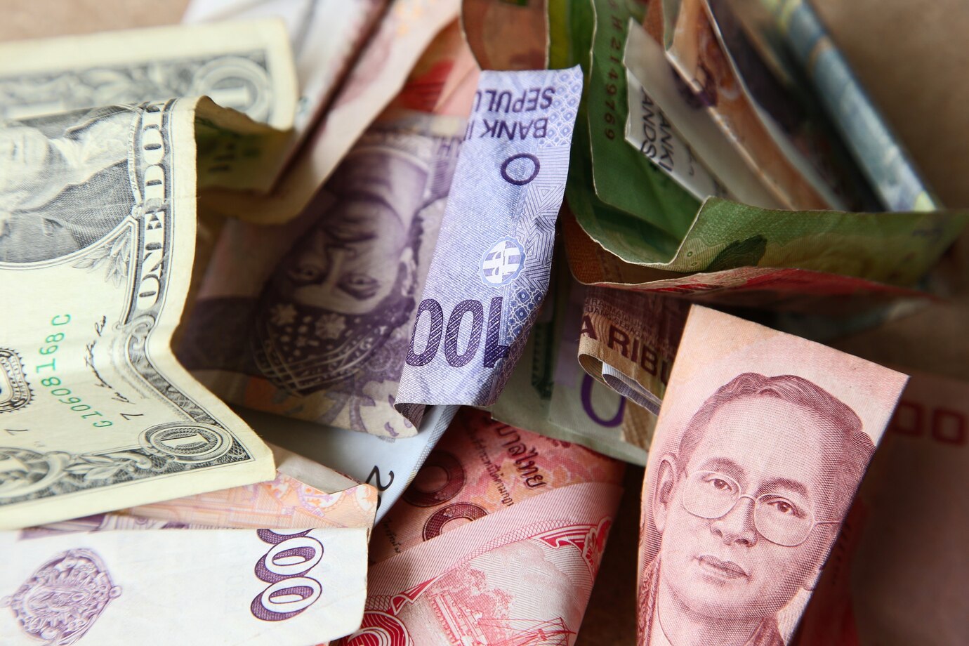 Ilustrasi Foto Rupiah. (freepik/wirestock)