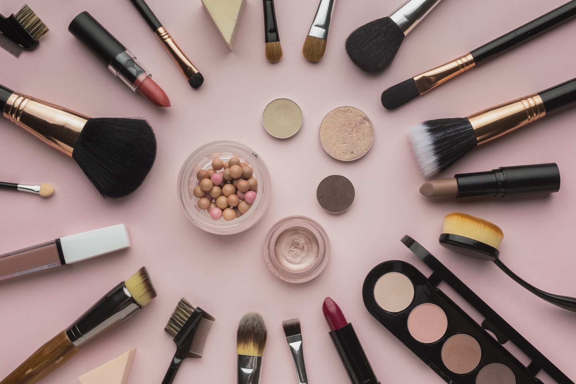 Ilustrasi Make Up (Freepik.com)