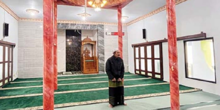 DIBANTU PEMERINTAH ARAB: Masjid Ashfiya menjadi masjid pertama yang dibangun di Desa Ngadas, Kecamatan Poncokusumo pada 2001 lalu.