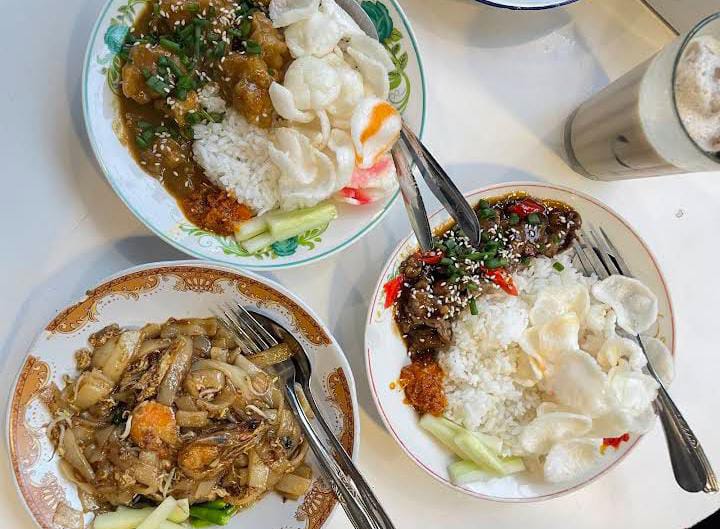 Menu Nasi Ayam di Tjahaja Baroe. (Shofa Agfi Ataya)