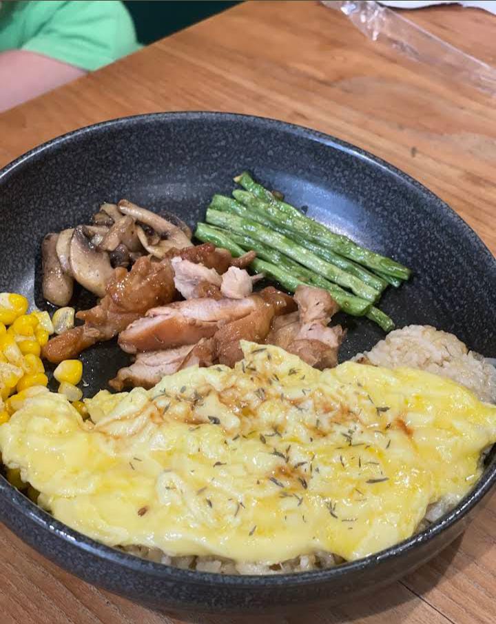 Menu Salted Egg Chicken Bowl di Tuin by Carik Cenik. (roy kurniawan)