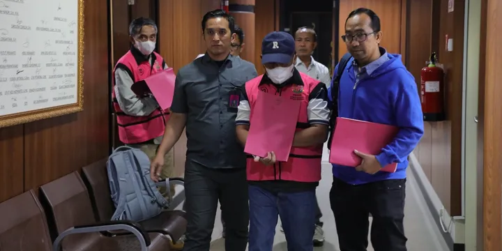 Tersangka kasus suap vonis lepas terhadap terdakwa korporasi kasus korupsi minyak goreng. (Liputan6.com/Nanda Perdana Putra)