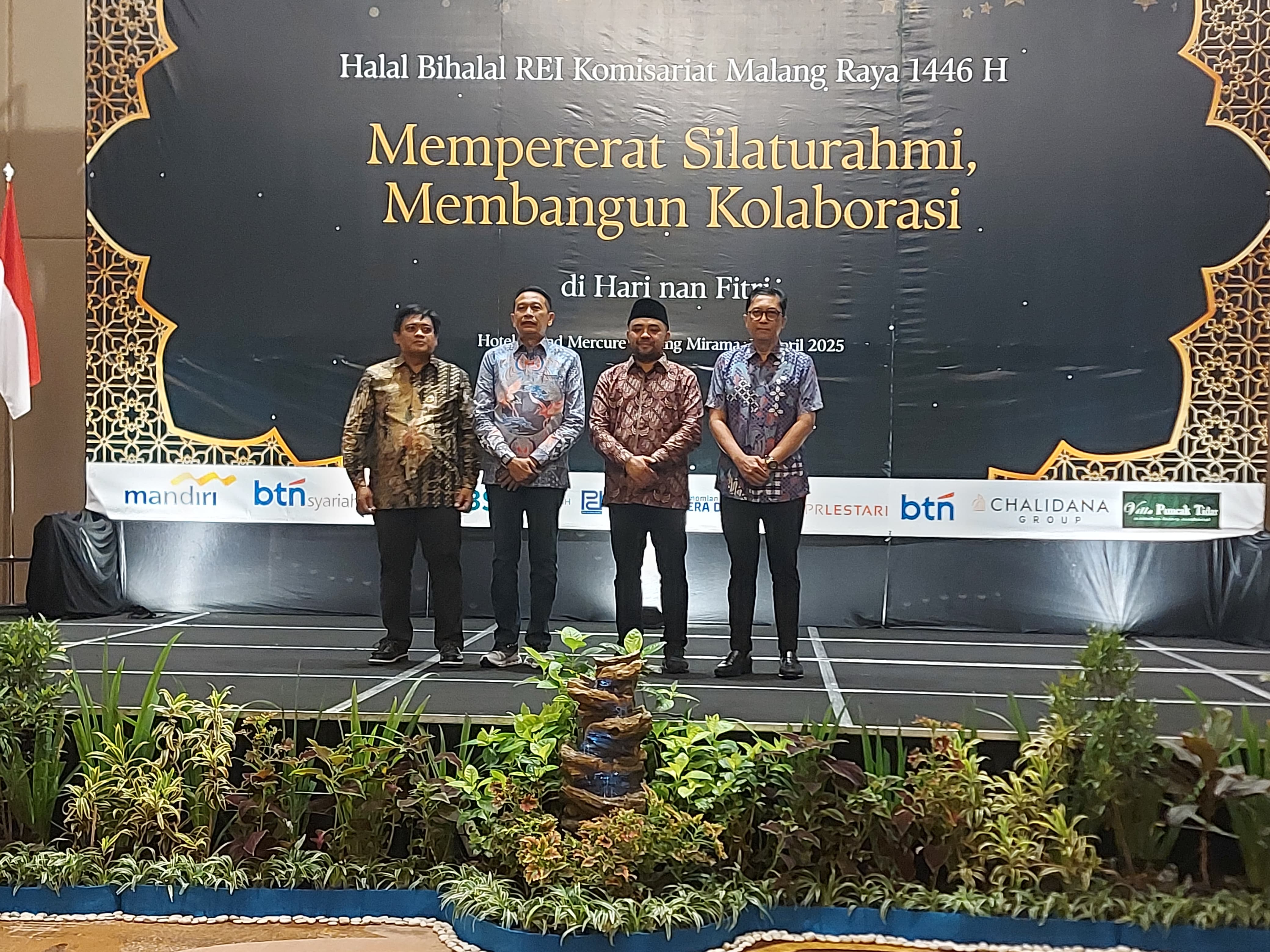 KOLABORASI: Dari kiri, Ketua REI Komisariat Malang Raya dan Pasuruan Muhammad Yunandi, Wali Kota Malang Wahyu Hidayat, Wakil Wali Kota Batu Heli Suyanto, dan Ketua DPD REI Jatim M. Ilyas.