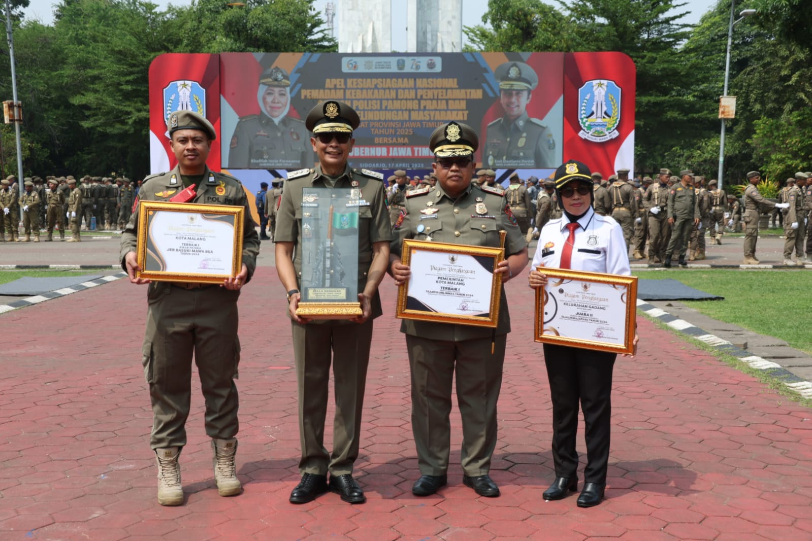 SINERGI: Kota Malang menerima 3 penghargaan mulai dari Kota Terbaik Penyelenggaraan Kirab Pataka Jer Basuki Mawa Beya & Penyelenggaraan Trantibumlinmas, serta Juara 2 Kelurahan Terbaik Sijalinmajataru