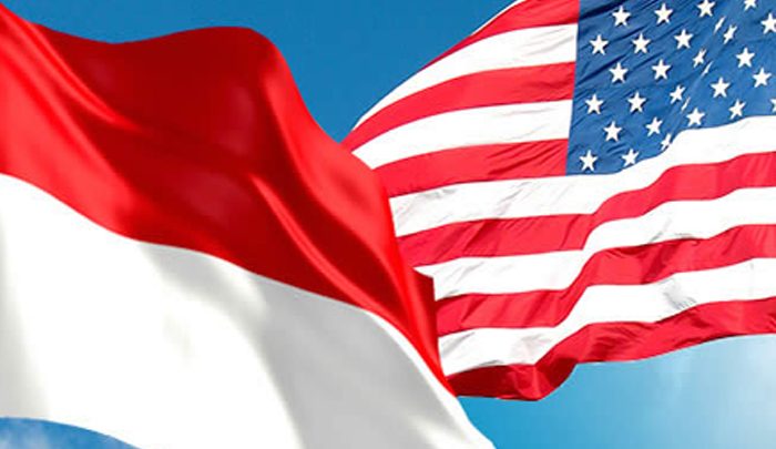 Bendera Indonesia dan Amerika Serikat