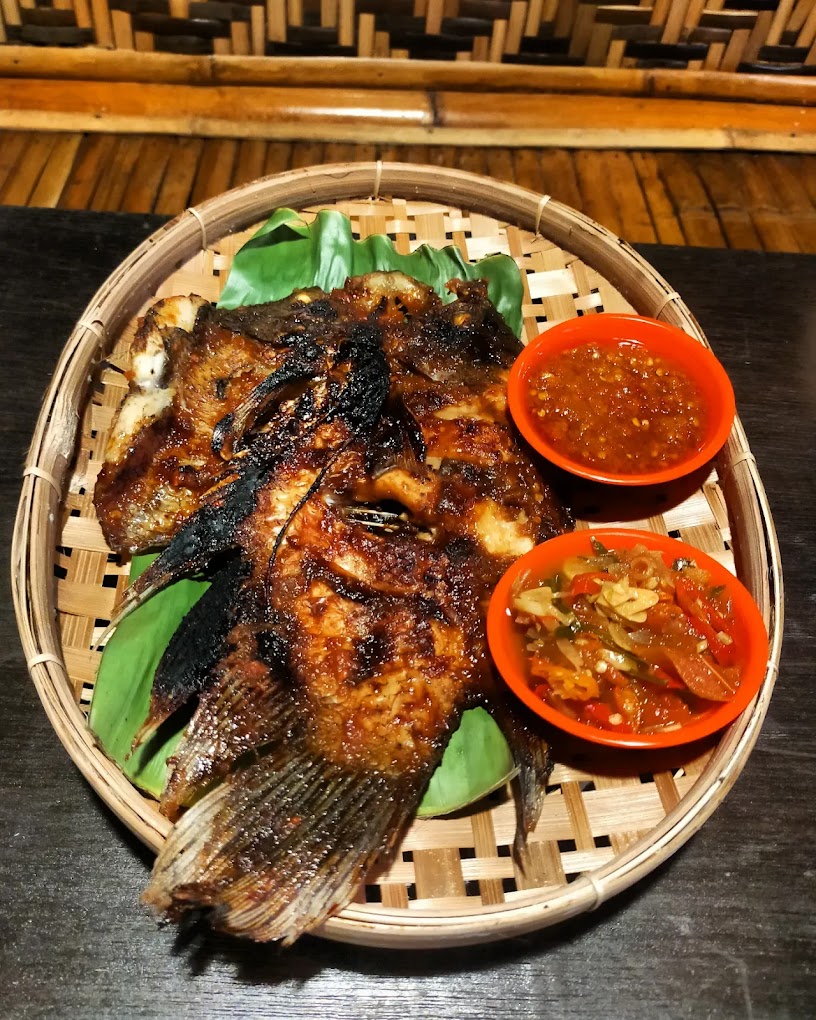 Gurami di Mbah Panji Kepanjen (Coto Makassar Mbah Panji).