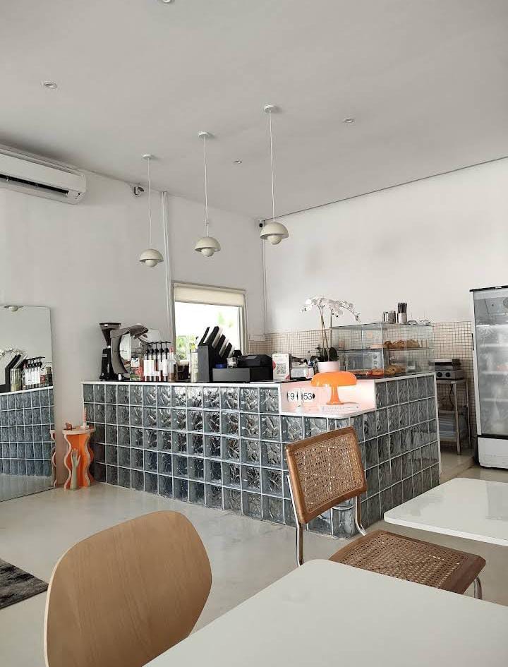Dekorasi cantik dari Foursense Coffee. (Khullatis Sofiyah)