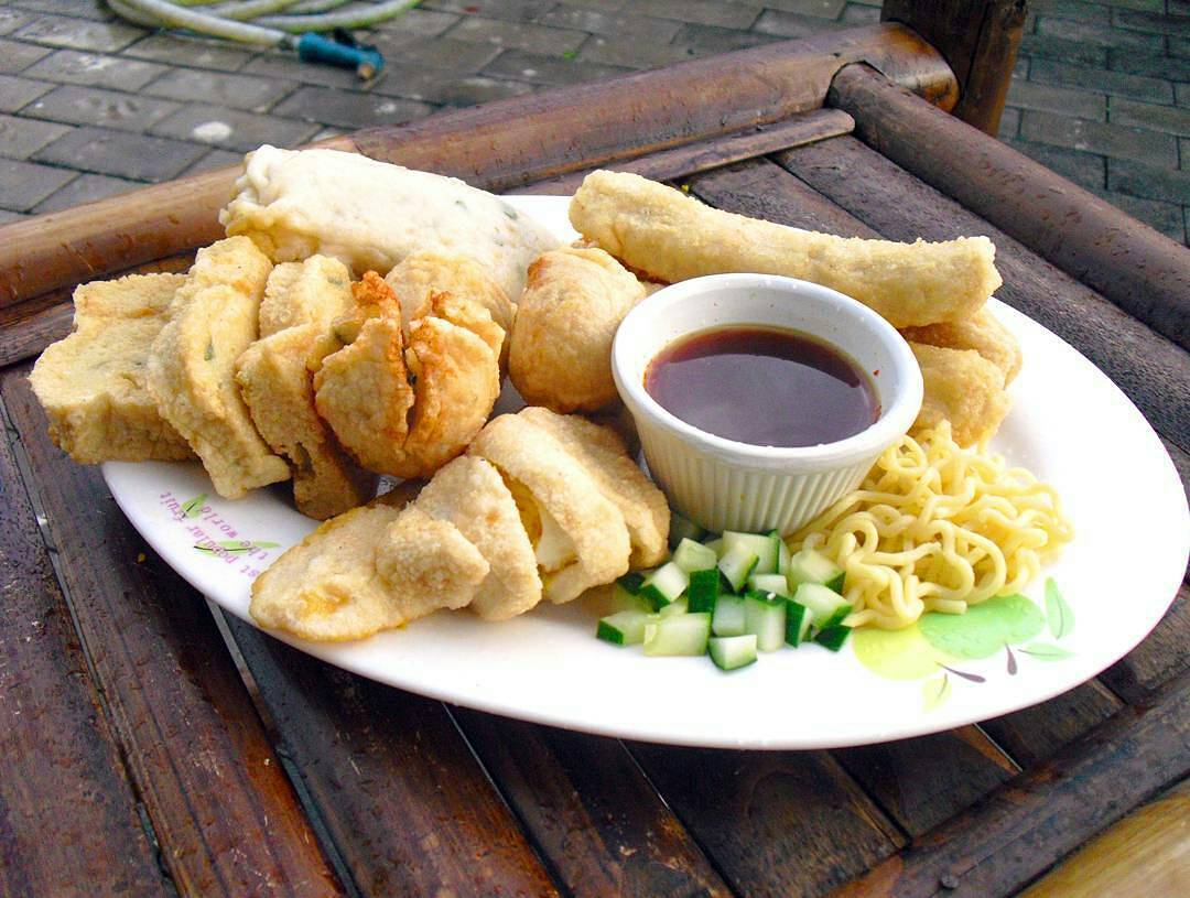 Pempek Palembang mang djohan ( Novita Eka Yanti).