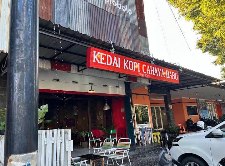 Kedai Kopi Cahaya Baru di cabang Trunojoyo. (yogas andika)