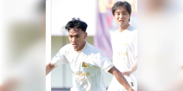 HARUS WASPADA: Arkhan Fikri menggiring bola dalam laga BRI Liga 1 pekan ke-29 melawan Persita Tangerang di Stadion Indomilk Arena, 20 April lalu.