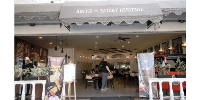 JUMLAHNYA MENINGKAT: Salah satu kafe baru di koridor Kajoetangan beroperasi sejak beberapa waktu lalu. Kawasan itu menjadi favorit para pengusaha (SATRIA CAHYONO / RADAR MALANG).