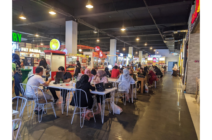 Foodcourt Mall Olympic Garden (MOG) Malang yang dipenuhi jajanan enak. (Google Maps/ Achmad Dill)