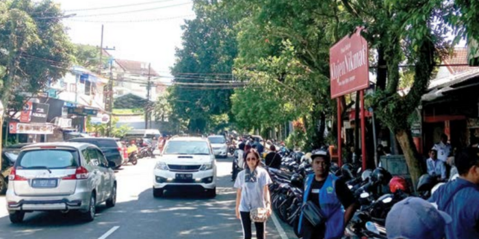 Mulai hari ini pemkot bakal memberlakukan rekayasa buka tutup jalan di depan Pasar Klojen dan Pasar Oro-Oro Dowo (ANDIKA SATRIA PERDANA / RADAR MALANG).