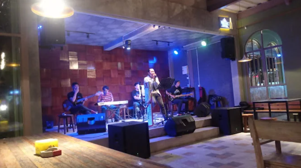 Live music di KLX Express (tugumalang.id/Google Review/Dinda Rudyta Krisnanti).