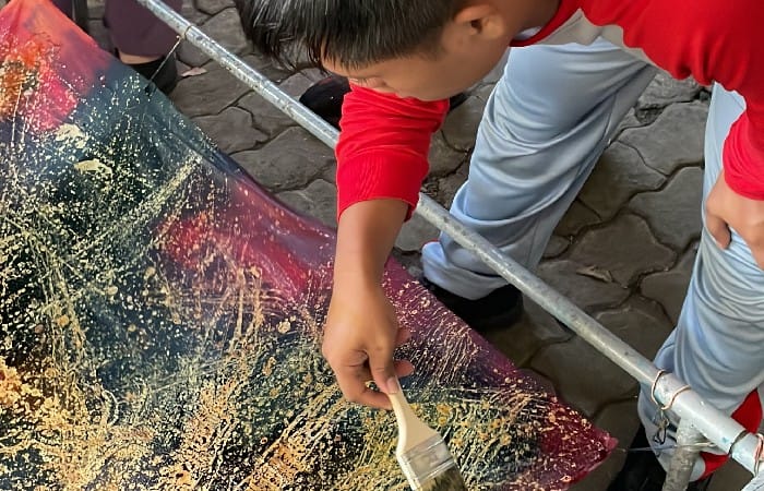 Foto karya dan partisipan batik ciprat Harmoni Pelangi (Tim Dokumentasi Harmoni Anak Nusantara)