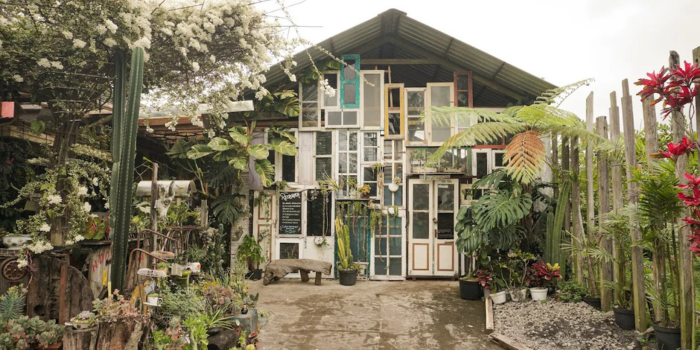 Salah satu kafe ramah lingkungan yaitu Retrorika Cafe (Jeffry Hokindtri).
